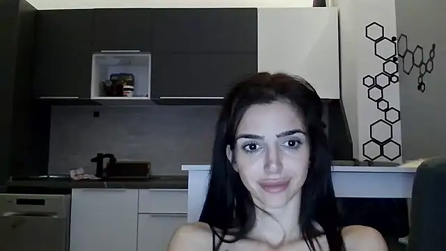 Snapshot of exotic_brunettee chatting on 10-24-25, 04:25 exotic brunettee online show from 10-24-25, 04:25