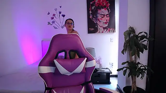 esmeraldaa230 online show from 02-23-26, 07:33