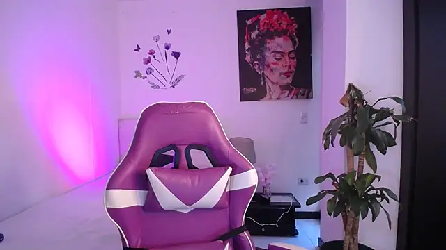 esmeraldaa230 online show from 04-02-26, 04:48