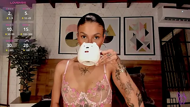 LunaRuso online show from 09-17-25, 07:59