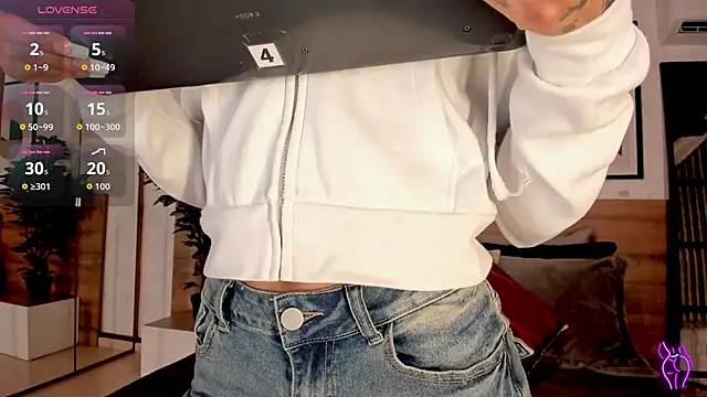 LunaRuso online show from 10-03-25, 08:06