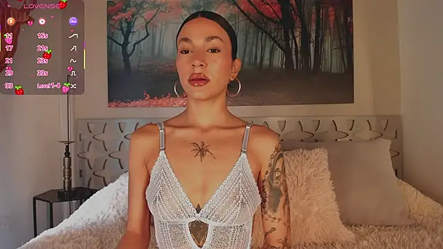 LunaRuso online show from 02-01-26, 05:44