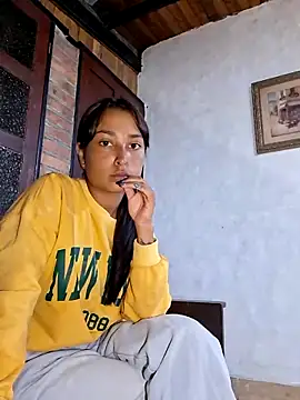 Bonnie Clydeee online show from 03-13-26, 11:33