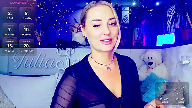  JuliaSpace  online show from 11-06-25, 05:47