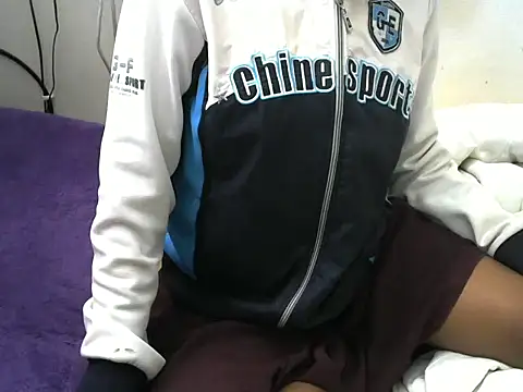 Ma-yolo001 online show from 11-11-25, 08:58