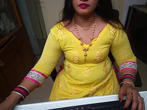 Snapshot of Arushisingh8888 chatting on 09-10-25, 01:00 Arushisingh8888 online show from 09-10-25, 01:00
