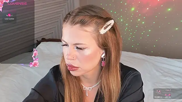 Snapshot of KristinaMoon chatting on 04-19-26, 10:47 KristinaMoon online show from 04-19-26, 10:47