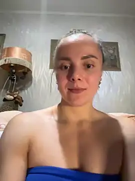 Snapshot of AlisaKissss chatting on 10-16-25, 07:15 AlisaKissss online show from 10-16-25, 07:15