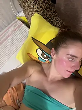 Snapshot of AlisaKissss chatting on 10-29-25, 06:42 AlisaKissss online show from 10-29-25, 06:42