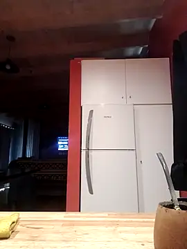 Snapshot of manucho2023 chatting on 12-20-25, 04:25 manucho2023 online show from 12-20-25, 04:25