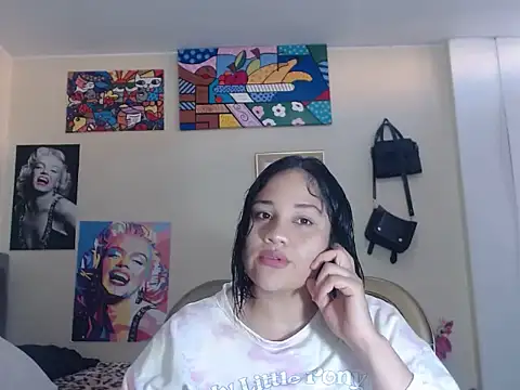 Snapshot of melissa4855 chatting on 11-17-25, 09:31 melissa4855 online show from 11-17-25, 09:31