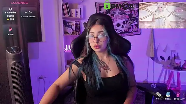 sweetcoralinee online show from 12-05-25, 03:59