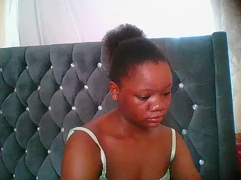 HotJeylee online show from 12-21-25, 09:27