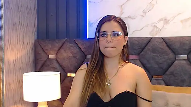 ThaniaJones online show from 03-07-25, 06:11