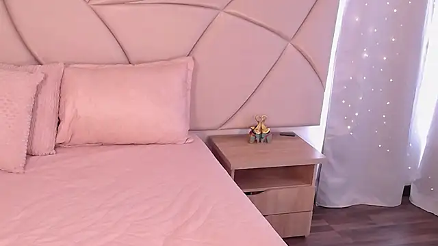 ValleryC online show from 09-19-25, 01:34