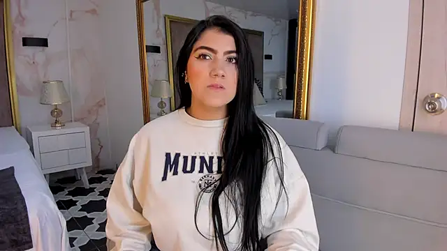 Snapshot of PaulinaDuarte chatting on 01-14-25, 11:20 PaulinaDuarte online show from 01-14-25, 11:20