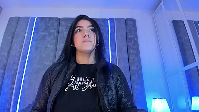 Snapshot of PaulinaDuarte chatting on 03-12-25, 12:15 PaulinaDuarte online show from 03-12-25, 12:15