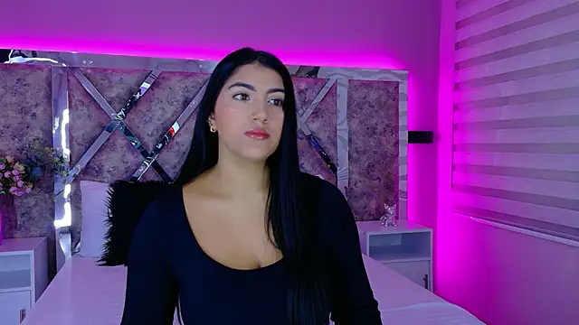 Snapshot of PaulinaDuarte chatting on 09-18-25, 12:40 PaulinaDuarte online show from 09-18-25, 12:40