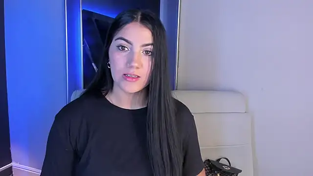 Snapshot of PaulinaDuarte chatting on 10-13-25, 07:03 PaulinaDuarte online show from 10-13-25, 07:03