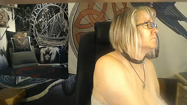 Snapshot of TittenMichelle chatting on 09-19-25, 06:59 TittenMichelle online show from 09-19-25, 06:59