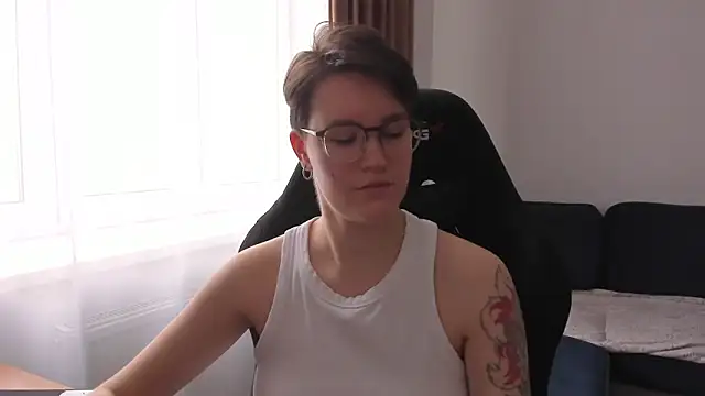 JessieFlower online show from 04-05-26, 08:00