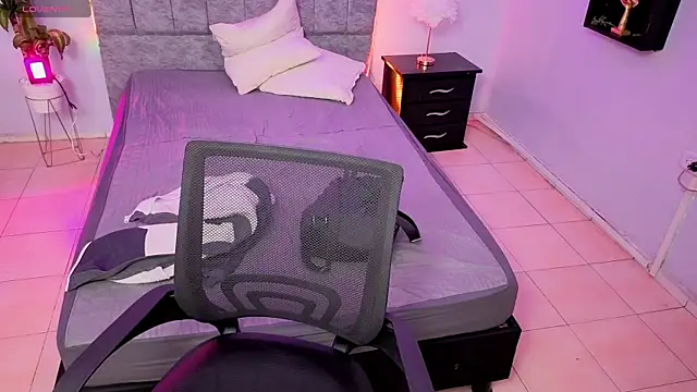 Lana stone  online show from 12-21-25, 03:35