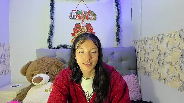 Snapshot of Emma-Wilson chatting on 12-31-24, 05:11 Emma-Wilson online show from 12-31-24, 05:11