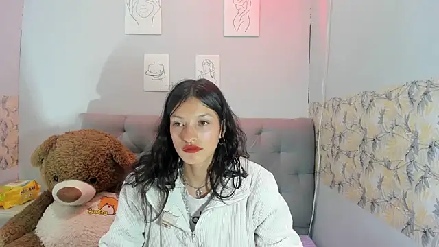 Snapshot of Emma-Wilson chatting on 01-14-25, 04:25 Emma-Wilson online show from 01-14-25, 04:25