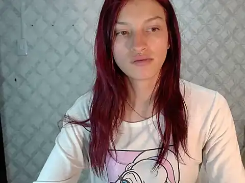 Snapshot of Emma-Wilson chatting on 06-17-26, 04:04 Emma-Wilson online show from 06-17-26, 04:04