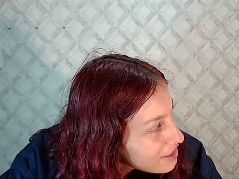 Snapshot of Emma-Wilson chatting on 06-18-26, 04:24 Emma-Wilson online show from 06-18-26, 04:24