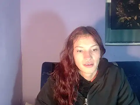 Snapshot of Emma-Wilson chatting on 07-18-26, 08:18 Emma-Wilson online show from 07-18-26, 08:18