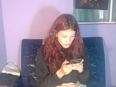 Snapshot of Emma-Wilson chatting on 08-03-26, 06:22 Emma-Wilson online show from 08-03-26, 06:22
