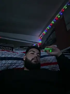 Snapshot of bigdickgio6923 chatting on 01-22-25, 05:16 bigdickgio6923 online show from 01-22-25, 05:16