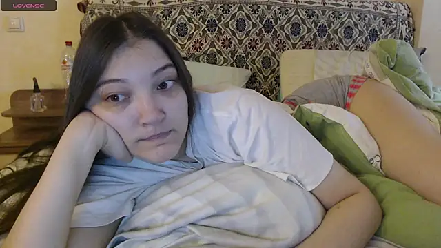 Snapshot of AlisaDevis chatting on 11-02-25, 12:07 AlisaDevis online show from 11-02-25, 12:07