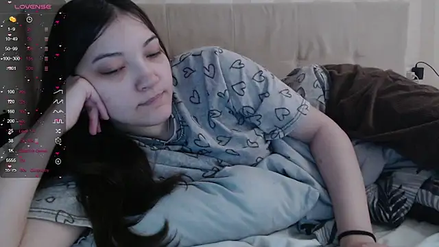 Snapshot of AlisaDevis chatting on 06-07-26, 07:12 AlisaDevis online show from 06-07-26, 07:12