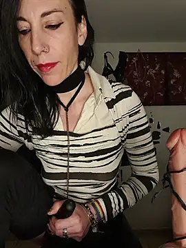 freyamoret online show from 04-20-26, 02:25