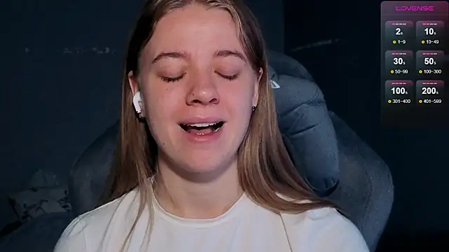 candy maggie online show from 11-13-25, 05:12