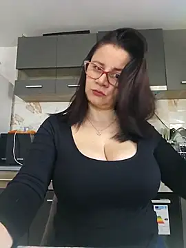 Snapshot of KristenVega chatting on 03-05-25, 08:43 KristenVega online show from 03-05-25, 08:43