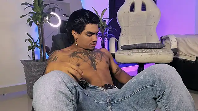 Young laroi online show from 12-10-24, 06:44