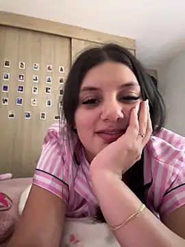 EmilyS   online show from 03-19-25, 06:46