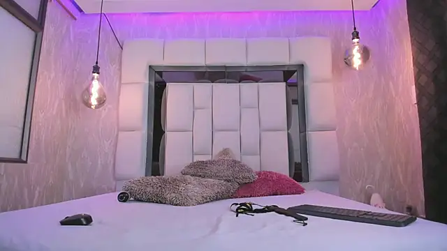 summer lee  online show from 02-11-25, 08:52