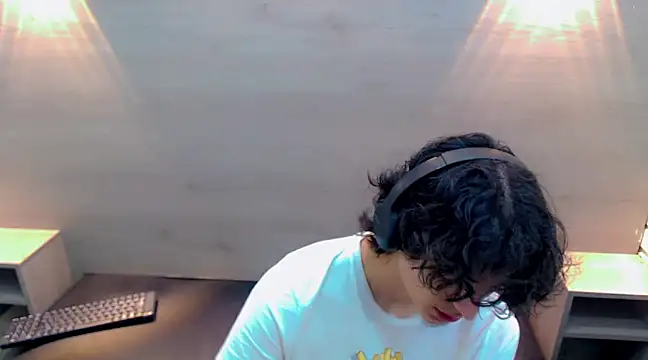 Sr BonnyEthan online show from 02-14-25, 01:51