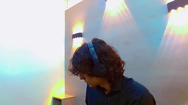 Sr BonnyEthan online show from 09-10-25, 01:44