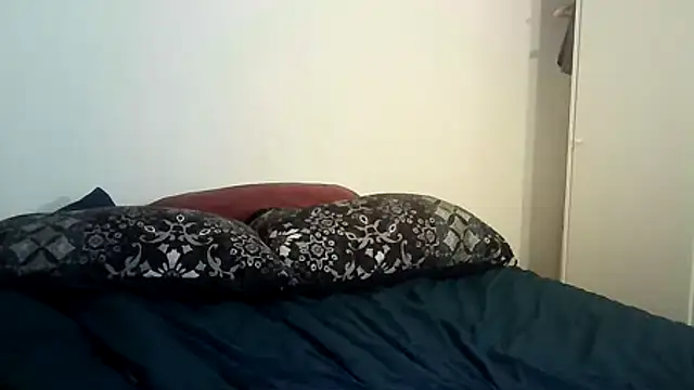 Snapshot of JunkieShitPig chatting on 03-22-25, 08:15 JunkieShitPig online show from 03-22-25, 08:15