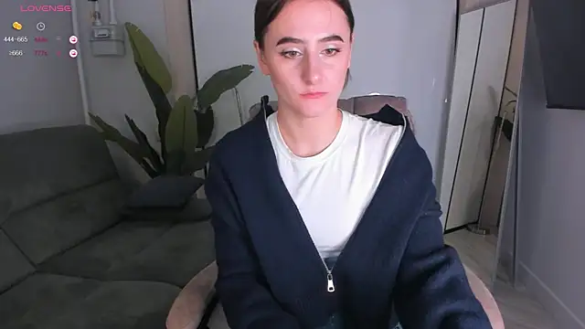 Snapshot of helen_ramsay chatting on 10-27-25, 02:21 helen ramsay online show from 10-27-25, 02:21