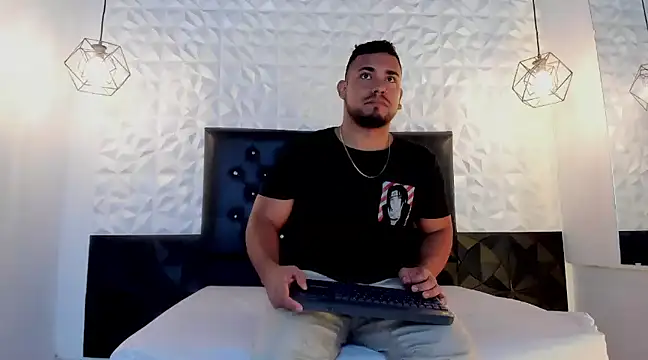 BrianMalonee online show from 02-06-25, 02:04