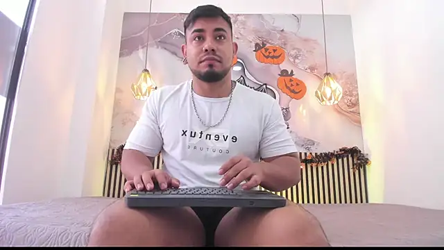 BrianMalonee online show from 11-01-25, 01:02