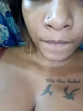 Indianqueen03 online show from 03-12-26, 05:52