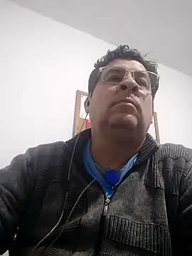 karatecobrakay2012 online show from 06-12-26, 03:00