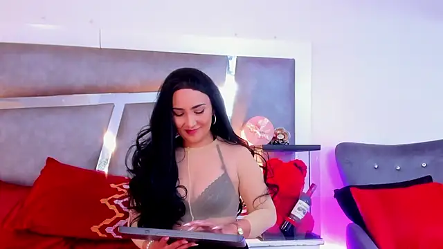 Evangeline Taylorr online show from 02-06-25, 02:15